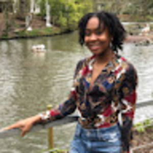 Meet your Posher, Adrienne